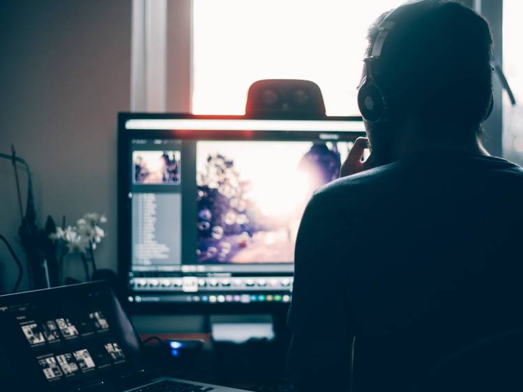 As músicas para trabalhar em casa que lhe fazem bem à produtividade