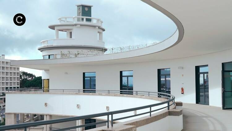 Estoril Academy of Arts (or Edifício Cruzeiro)