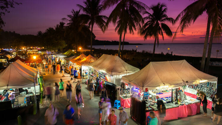 Explore the Mindil Beach Sunset Market